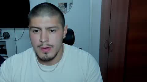 Snapshot of baltazardupont chatting on May 30, 2026, 3:14 am Andres - online show from May 30, 2026, 3:14 am