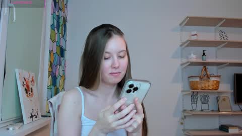 Kira online show from October 19, 2025, 5:13 pm