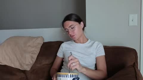 bambifarrina online show from April 24, 2026, 2:30 pm