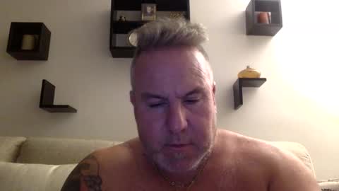 Snapshot of banana5289 chatting on January 11, 2025, 12:01 am banana5289 online show from January 11, 2025, 12:01 am