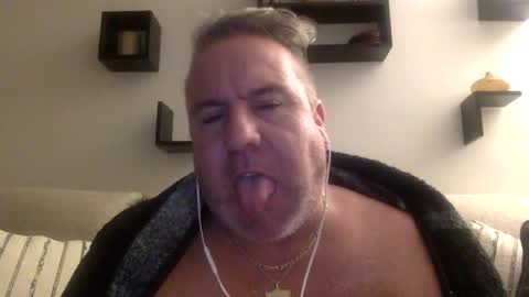 Snapshot of banana5289 chatting on February 17, 2025, 8:09 am banana5289 online show from February 17, 2025, 8:09 am