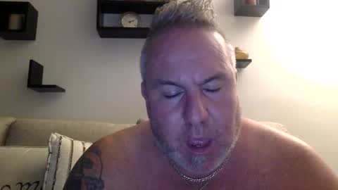 Snapshot of banana5289 chatting on November 5, 2025, 8:20 pm banana5289 online show from November 5, 2025, 8:20 pm