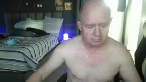 Banging2705 online show from November 1, 2025, 3:52 am