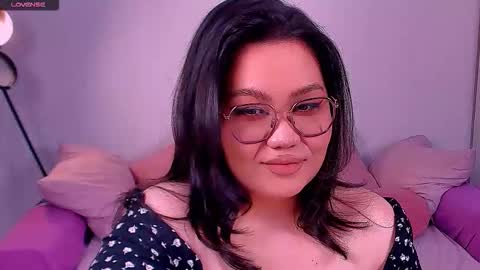 Barbie Kim online show from October 24, 2025, 6:48 pm