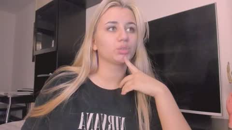 barbarasiren online show from November 1, 2025, 12:07 pm