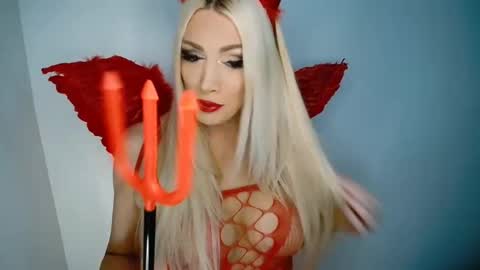 Barbi Bentley online show from October 31, 2025, 8:15 am