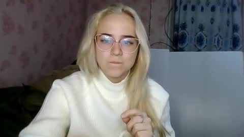 barbie___girl online show from December 4, 2025, 2:48 pm