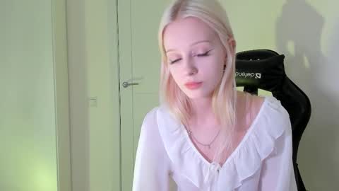 Bella online show from January 6, 2026, 7:12 am