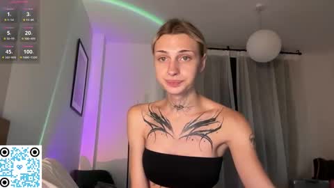 Snapshot of barbie_bi chatting on September 24, 2025, 9:40 pm My name is Molly. Please say hello I like talking to you. If you have any wishes or obscene desires please use the tip menu online show from September 24, 2025, 9:40 pm