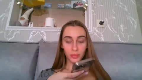Snapshot of barbie_giirls_ chatting on February 4, 2025, 10:10 am Kate online show from February 4, 2025, 10:10 am