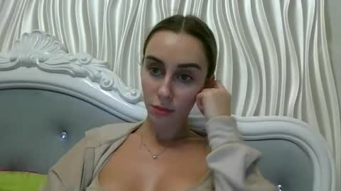 Kate online show from November 22, 2025, 8:30 pm