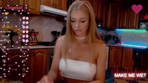 Snapshot of barbie_kiss1 chatting on January 17, 2025, 1:04 am barbie online show from January 17, 2025, 1:04 am