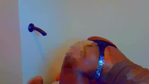 VEE online show from March 15, 2026, 11:44 pm