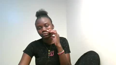 Snapshot of barbie_queen2 chatting on June 19, 2026, 9:51 pm queen online show from June 19, 2026, 9:51 pm