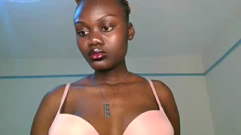 Snapshot of barbie_queen2 chatting on June 22, 2026, 6:05 pm queen online show from June 22, 2026, 6:05 pm