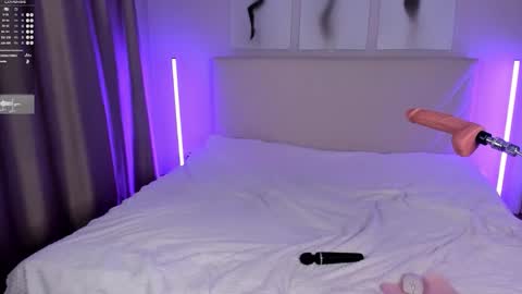  Emma online show from October 6, 2025, 9:23 pm