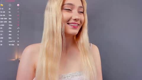 Mia online show from May 22, 2026, 5:29 pm