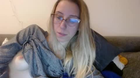 Lena online show from March 26, 2026, 6:24 pm