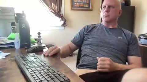 Snapshot of baritonesinger chatting on July 10, 2026, 4:09 pm baritonesinger online show from July 10, 2026, 4:09 pm