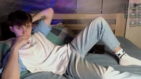 Snapshot of barrett_terrs chatting on October 13, 2025, 2:33 am Barr online show from October 13, 2025, 2:33 am