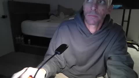 Snapshot of barryblackgun chatting on December 27, 2024, 11:06 am barryblackgun online show from December 27, 2024, 11:06 am