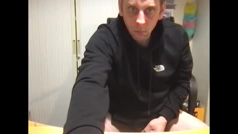 Snapshot of bart32j chatting on March 5, 2025, 7:05 am bart32j online show from March 5, 2025, 7:05 am