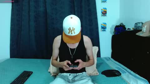 Snapshot of bastiaan_28 chatting on November 8, 2025, 5:18 am Bastian online show from November 8, 2025, 5:18 am