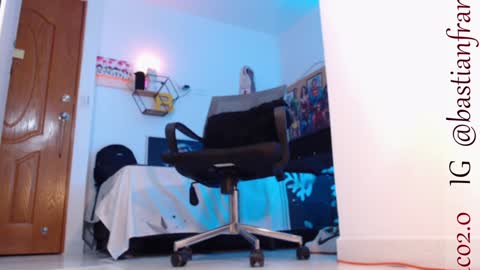 Snapshot of bastian_franco01 chatting on December 22, 2024, 12:39 am Bastian Independent Model online show from December 22, 2024, 12:39 am