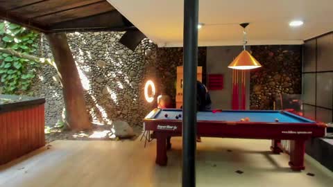 Bastian. online show from January 21, 2025, 3:21 pm