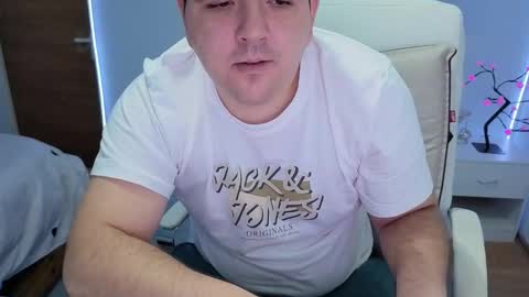 Snapshot of basystem8 chatting on November 3, 2025, 3:41 am BASY online show from November 3, 2025, 3:41 am