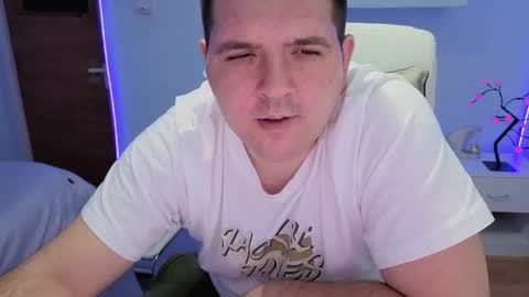 Snapshot of basystem8 chatting on November 28, 2025, 4:42 pm BASY online show from November 28, 2025, 4:42 pm