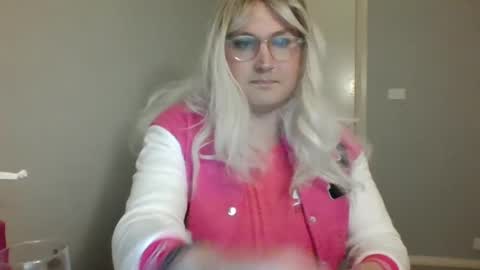 Snapshot of bawblejam chatting on February 14, 2025, 3:36 pm BjBambi online show from February 14, 2025, 3:36 pm