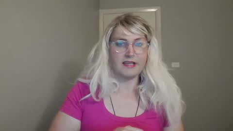 Snapshot of bawblejam chatting on February 21, 2025, 11:44 am BjBambi online show from February 21, 2025, 11:44 am