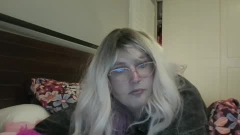 Snapshot of bawblejam chatting on October 31, 2025, 9:21 am BjBambi online show from October 31, 2025, 9:21 am