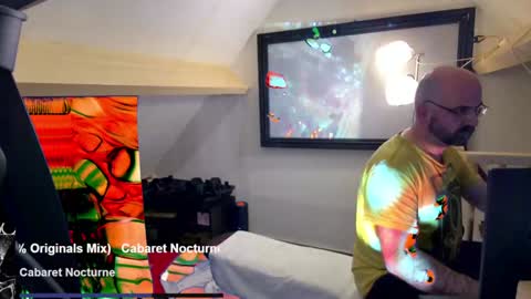 bazzz_8 online show from January 24, 2025, 5:21 pm