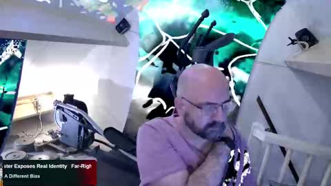 bazzz_8 online show from February 9, 2025, 5:54 pm