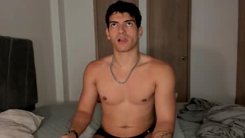 Valentino online show from October 7, 2025, 11:24 pm