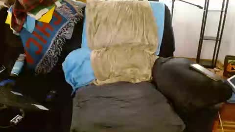 bbboooyyy11 online show from October 19, 2025, 12:44 am