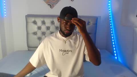 Andrew  online show from November 21, 2025, 7:01 pm