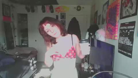 bbd0lly online show from October 31, 2025, 6:53 pm