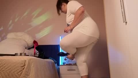 Love online show from April 10, 2026, 9:08 pm