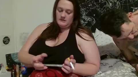 QuEen KeLs online show from December 15, 2025, 5:55 am