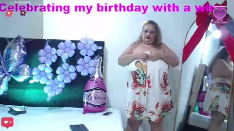 Snapshot of bbwsalome chatting on February 10, 2025, 9:04 pm Salome online show from February 10, 2025, 9:04 pm