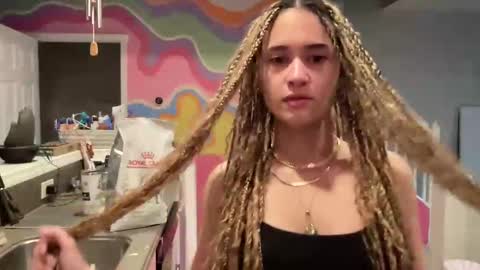 Snapshot of bbyangelyoga chatting on February 15, 2025, 10:42 pm bbyangelyoga online show from February 15, 2025, 10:42 pm