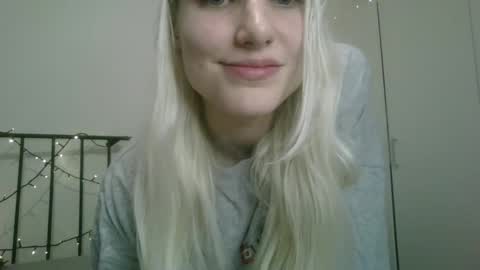 Snapshot of bea_trix77 chatting on January 13, 2025, 4:19 pm Yours sweet Bea 3 online show from January 13, 2025, 4:19 pm