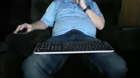 Snapshot of beachguy38 chatting on February 17, 2026, 11:44 pm beachguy38 online show from February 17, 2026, 11:44 pm