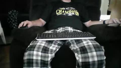 beachguy38 online show from April 25, 2026, 1:36 pm