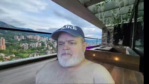 Snapshot of bear4muscle chatting on November 16, 2025, 1:44 am Dookie online show from November 16, 2025, 1:44 am