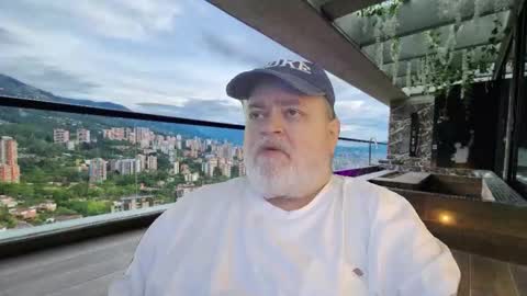 Snapshot of bear4muscle chatting on February 8, 2026, 6:33 pm Dookie online show from February 8, 2026, 6:33 pm