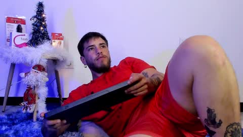 Snapshot of beard_xox chatting on December 14, 2024, 9:24 pm beard_xox online show from December 14, 2024, 9:24 pm